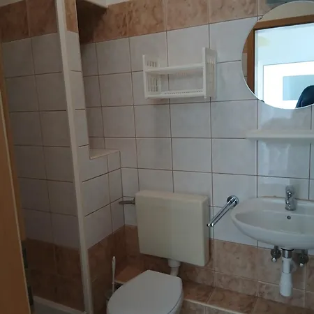 Put Kandelica 86 * Привлака