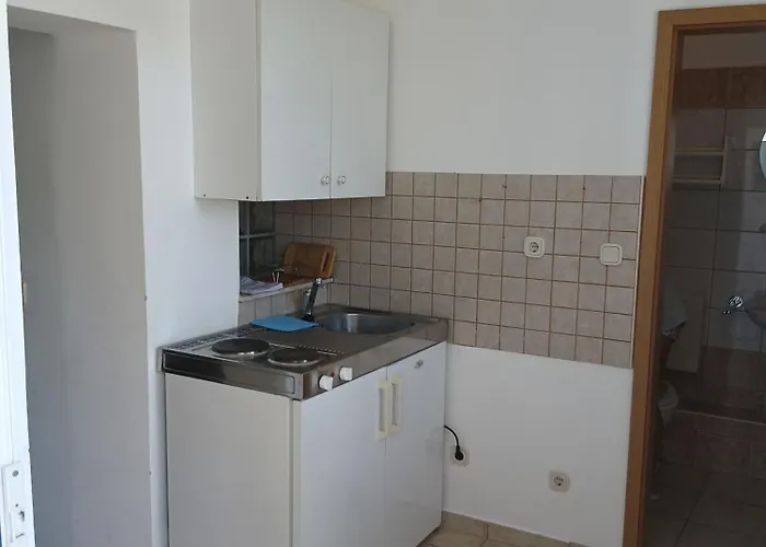 Lägenhet Put Kandelica 86